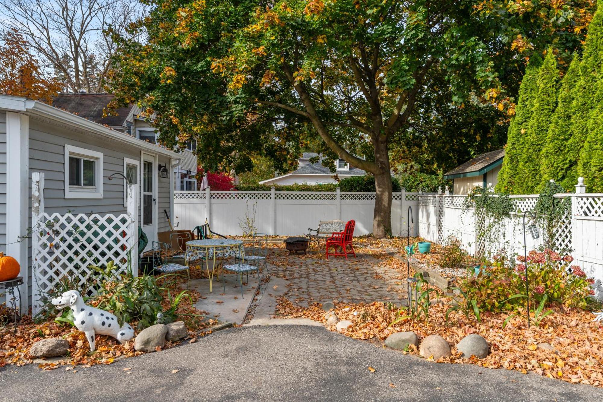 Charlevoix House - The Northside Bed & Breakfast Exterior photo